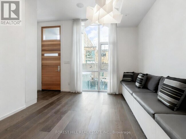 Photo du bâtiment - 850 Richmond St W