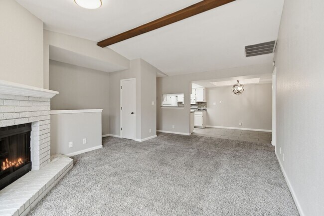 Building Photo - 2850 E 90th St