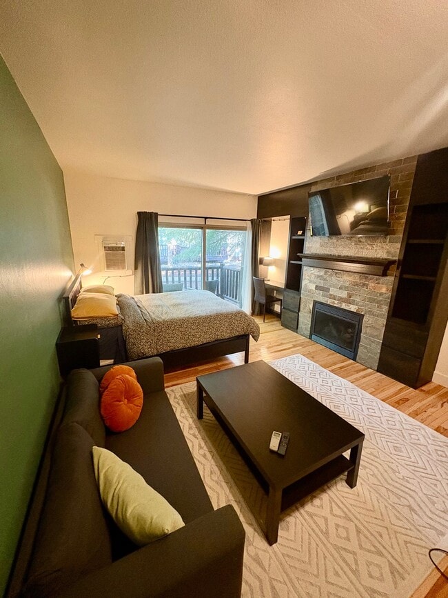 Building Photo - 2325 Sidewinder Dr