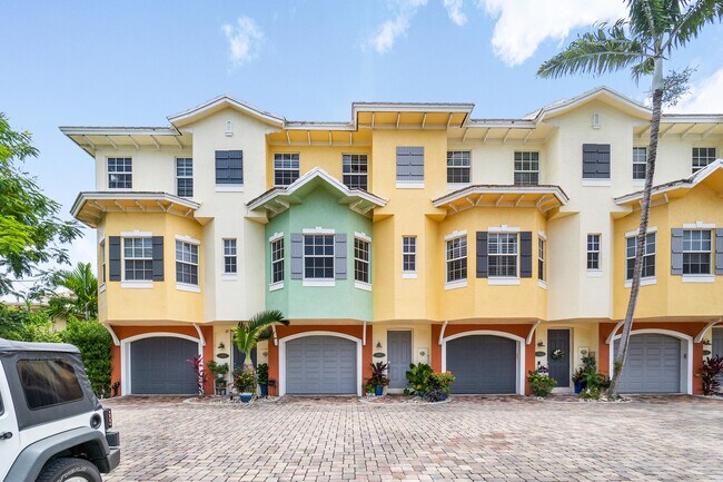 Foto del edificio - 1051 S Riverside Dr