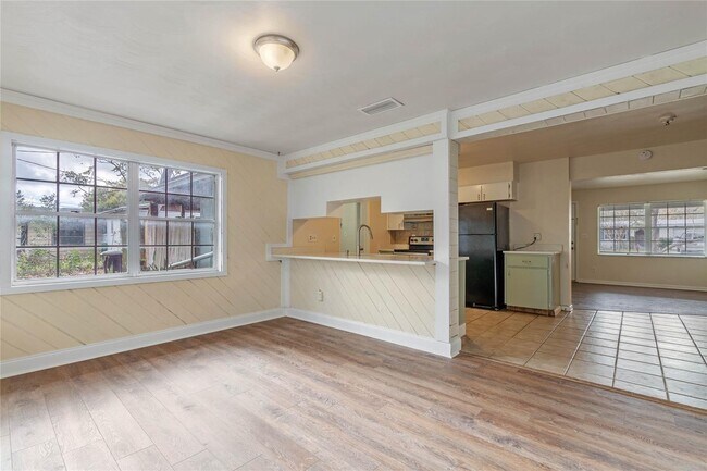 Foto del edificio - 245 Abbott Ave