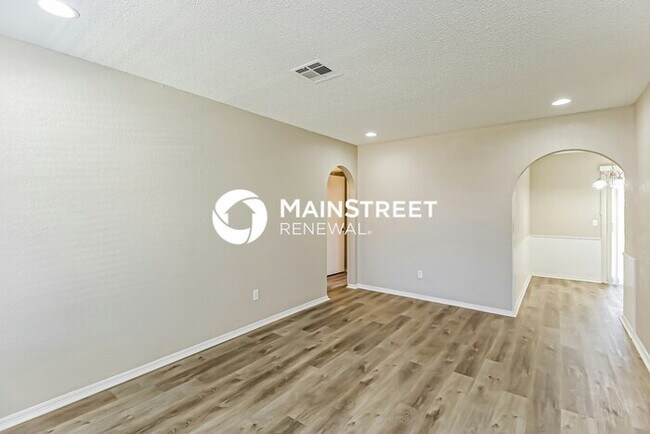 Foto del edificio - 3 Bedroom Pet-Friendly Home in Midwest City, OK with Main Street Renewal