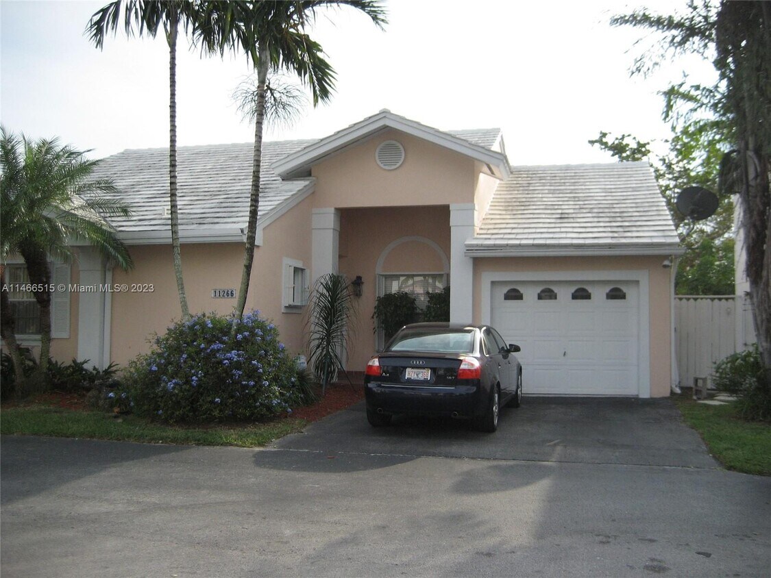 Primary Photo - 11266 SW 64th Ln