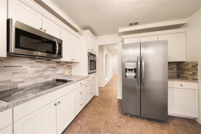 Building Photo - 3010 NE Lancaster Ln