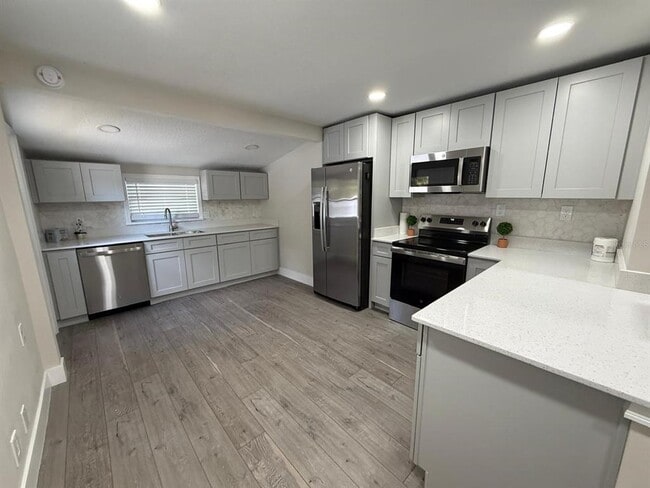 Building Photo - 721 Magnolia St