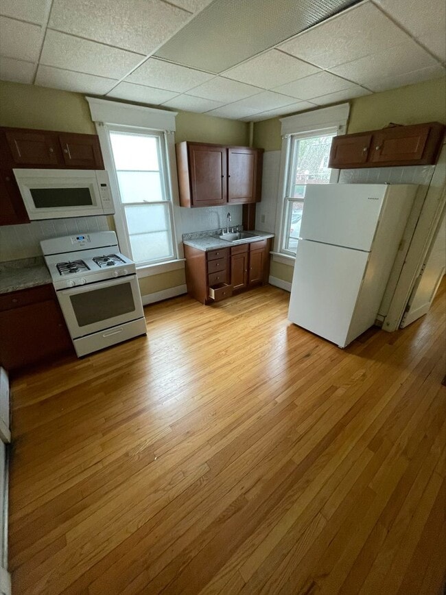 Building Photo - 606 W Iowa St