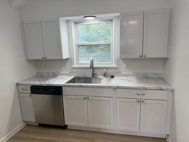 Building Photo - 155 W Lafayette St