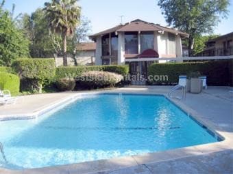 Building Photo - 521 N Tustin Ave
