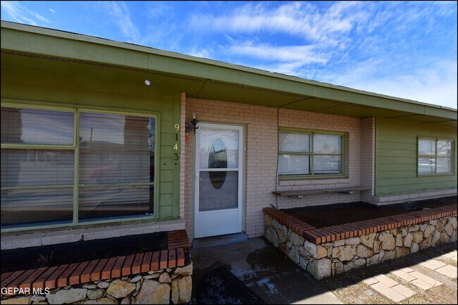 Foto del edificio - 9143 Matterhorn Dr