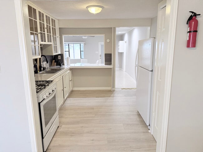 Building Photo - 7418 Oscar Dr