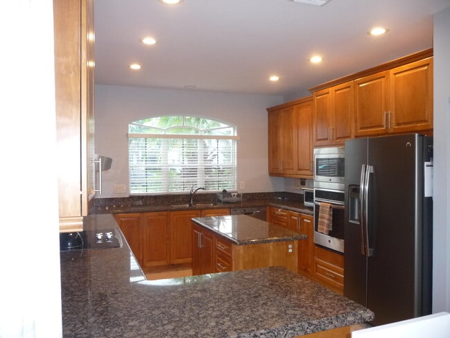 Foto del edificio - 20694 NW 27th Ave