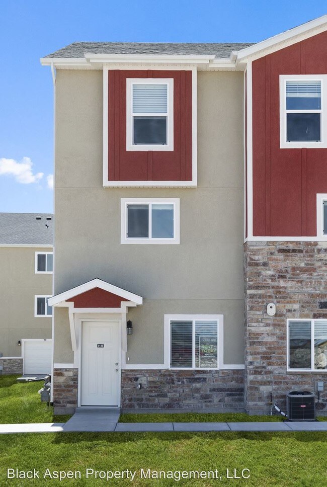 Building Photo - 4136-38 W Miner View Ln