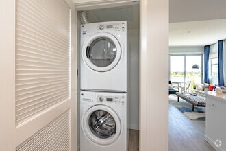 1 BR, 1 BA - 649SF - Millennium Santa Monica