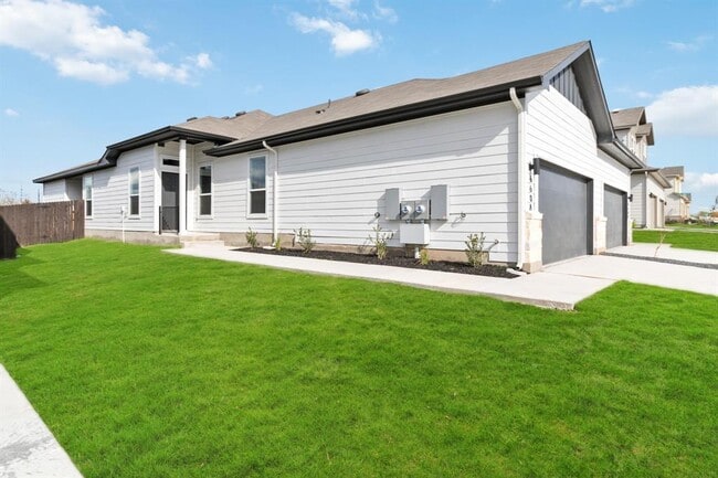 Building Photo - 820 Staglin St