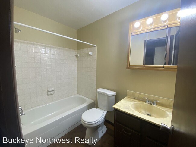 Building Photo - 1402 Brooke Park Dr