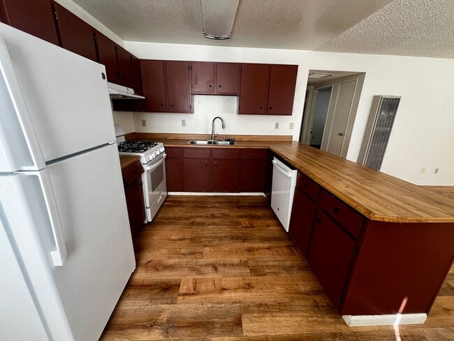 Building Photo - 73796 Cactus Dr