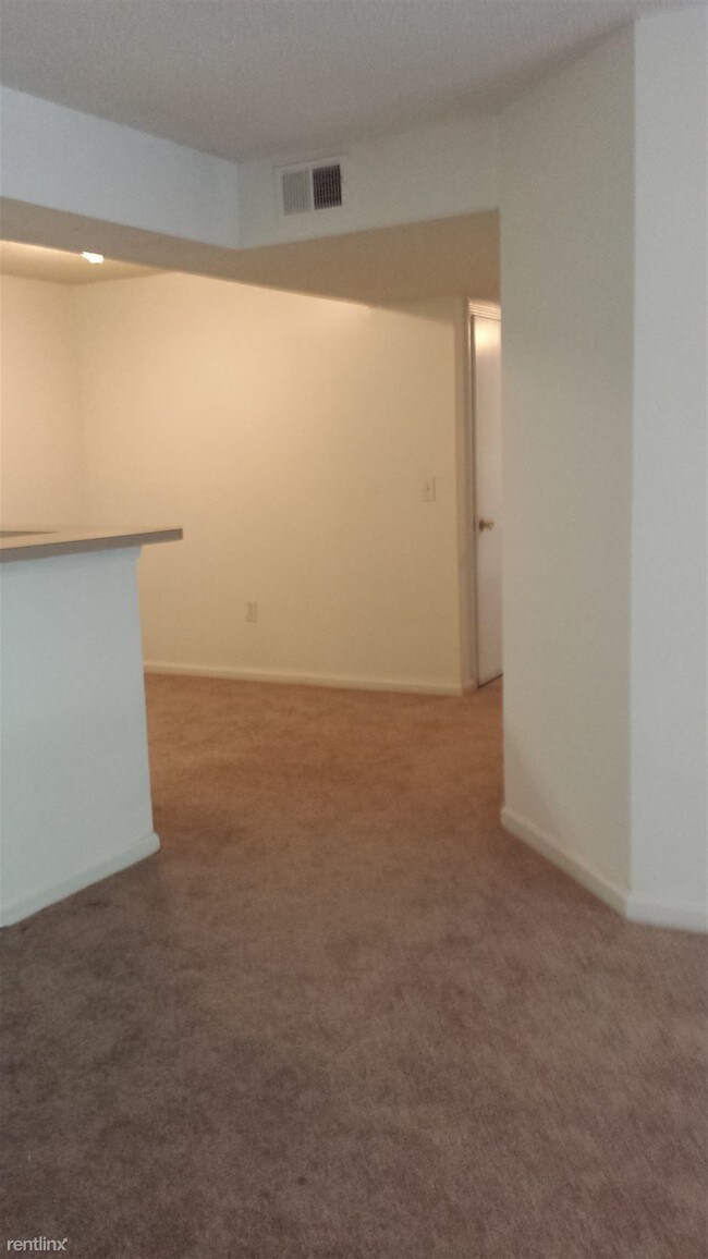 Foto del edificio - 330 Commonwealth Cir