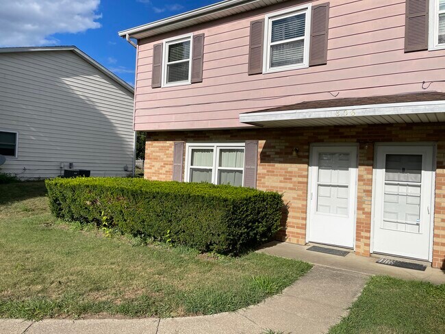 Foto del edificio - 806 Crescent Dr