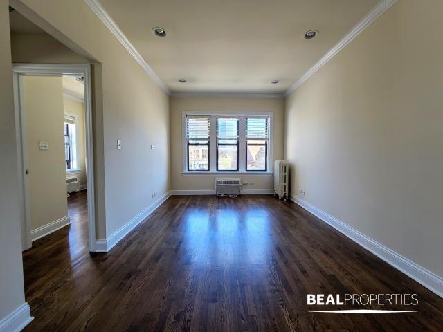 Building Photo - 1 bedroom in CHICAGO IL 60613