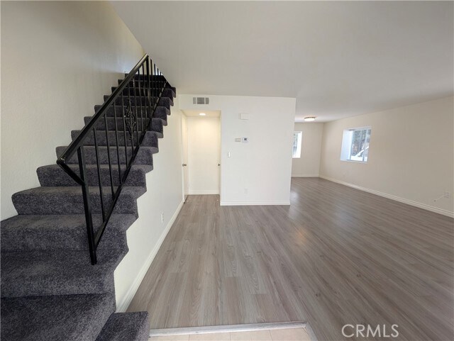 Foto del edificio - 529 E Colorado Blvd