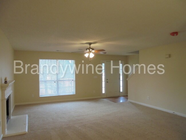 Building Photo - 4174 Chestnut Lake Ave