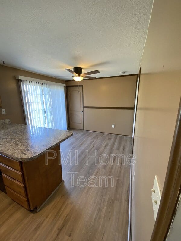 Building Photo - 647 W 725 N