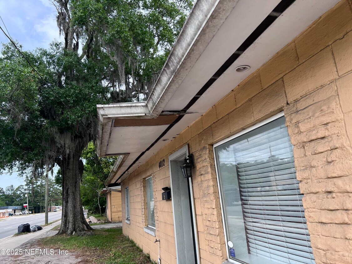 Foto principal - 4012 Emerson St
