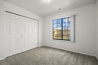 Building Photo - Tanglewood Apartments
