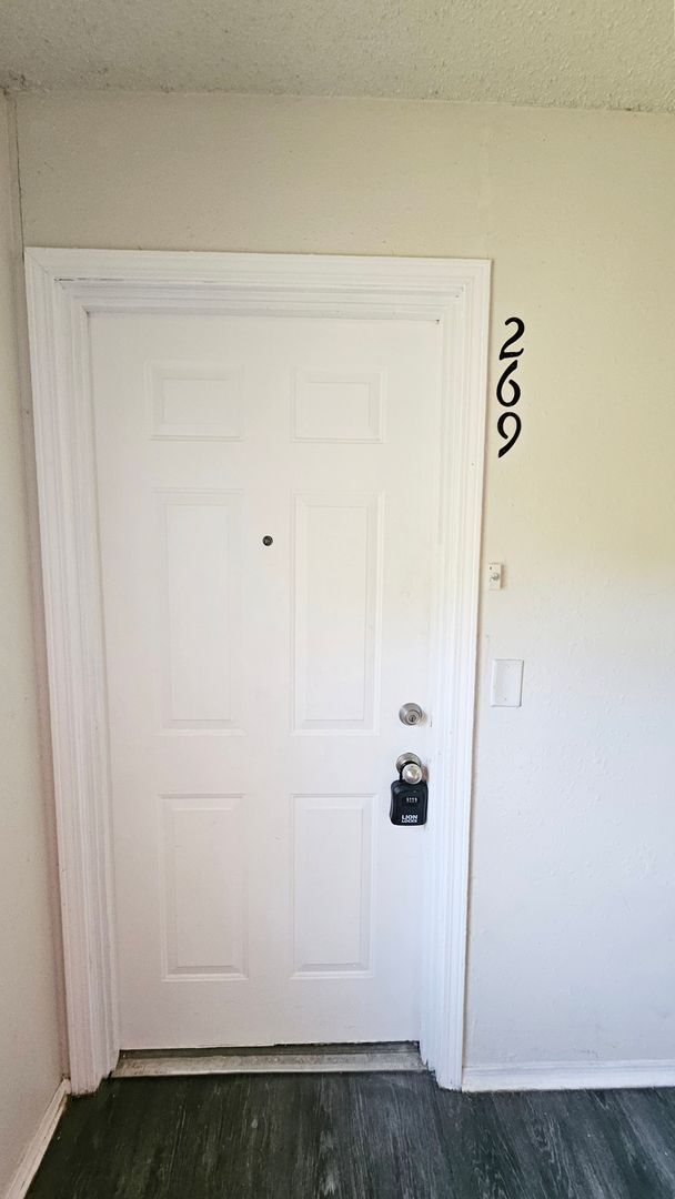 Foto del edificio - Updated Charming 2 Bed Condo