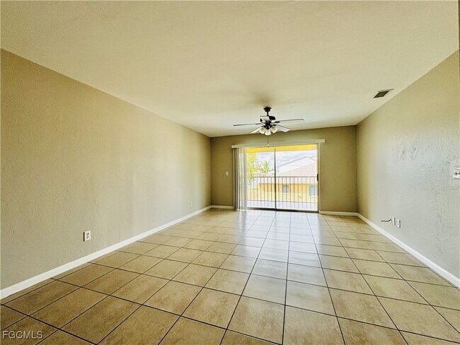 Building Photo - 706 SE 13th Ct