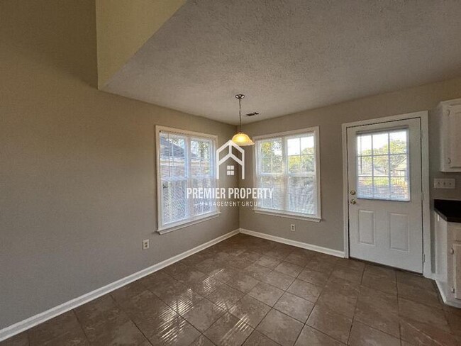 Building Photo - 2851 Fletcher View Dr