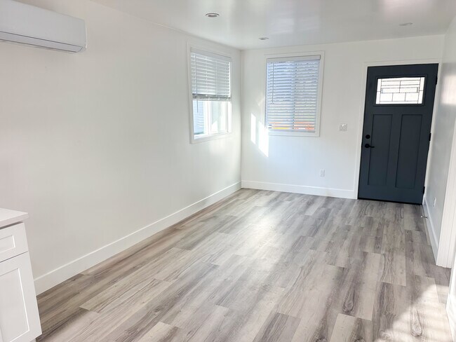 Foto del edificio - 3028 1st St