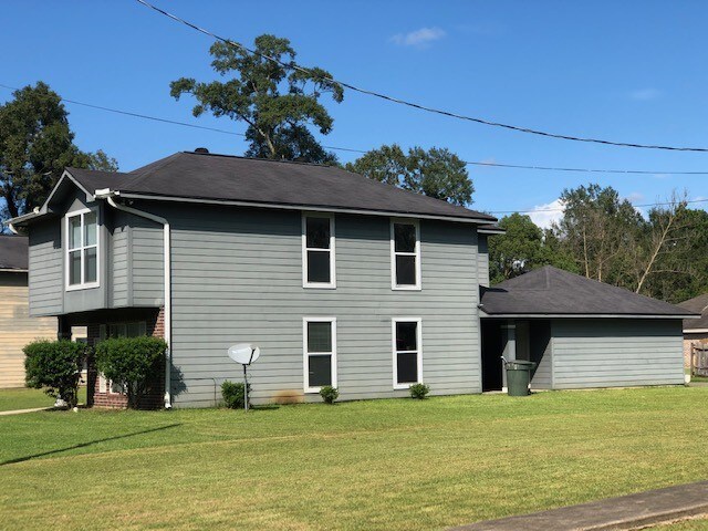 Building Photo - 5020 Sutherland Ave