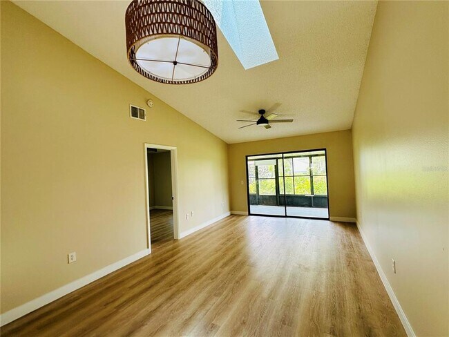 Building Photo - 1204 Tamiami Ln
