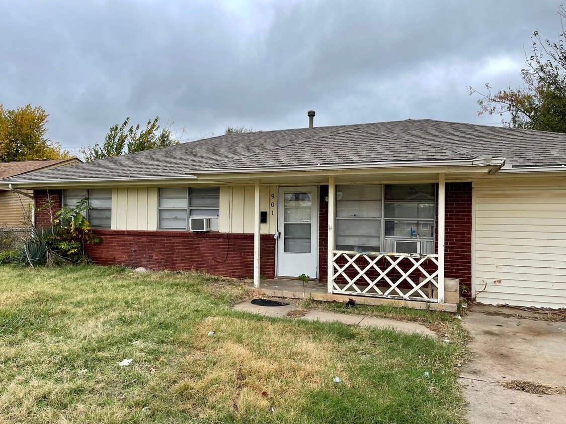 3 br, 1 bath House 901 N Juniper Ave House Rental in Midwest City