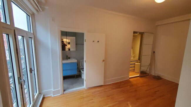 bedroom - 510 West 110th Street