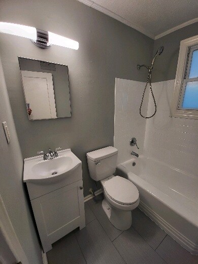 Bath - 528 Overlook St