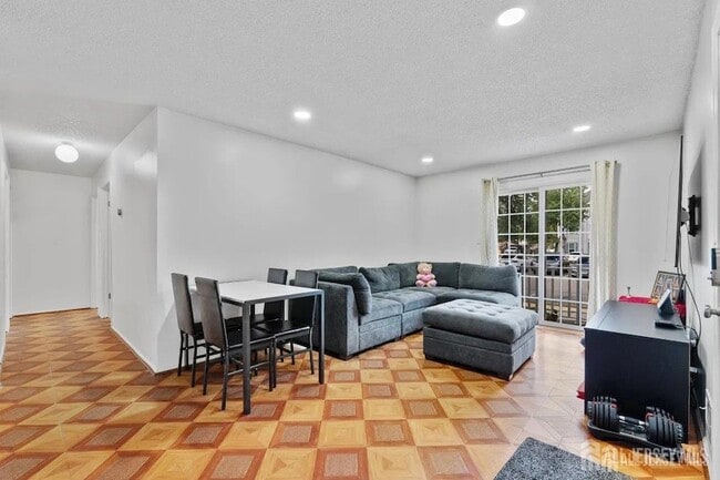 Foto del edificio - 251 Kempsey Dr