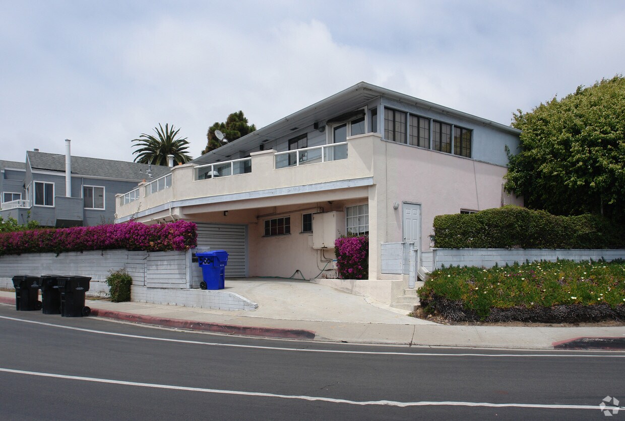 Foto del edificio - 5004 Mission Blvd