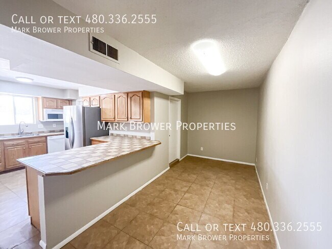 Building Photo - 4025 W Carol Ave