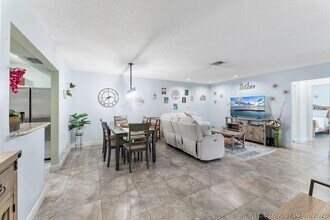 Building Photo - 836 NW 29th Ave
