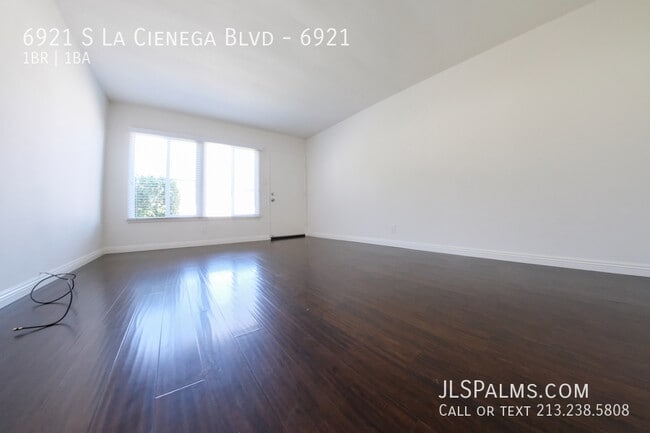 Foto del edificio - 6921 S La Cienega Blvd
