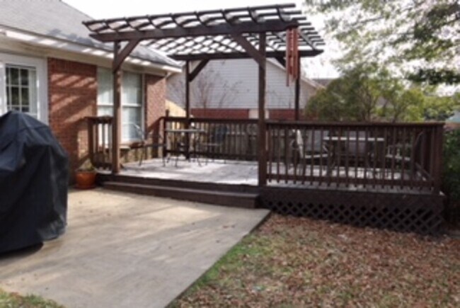 Building Photo - 129 Rockwood Dr