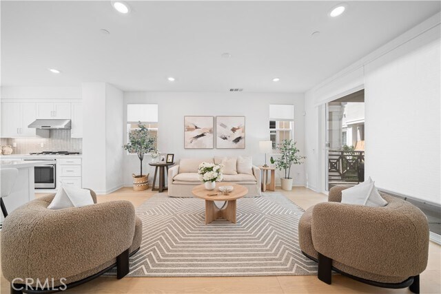 Foto principal - 1042 N Anaheim Blvd