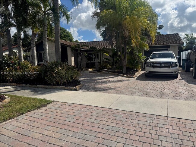 Foto del edificio - 6905 SW 148th Ct