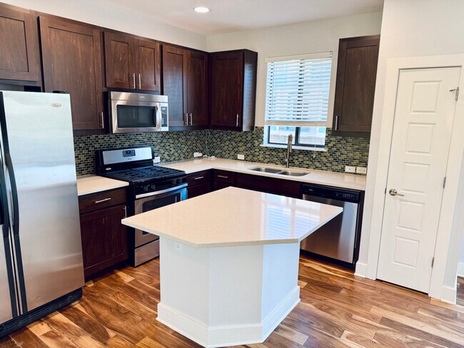 Foto del edificio - 1501 Lorraine Loop