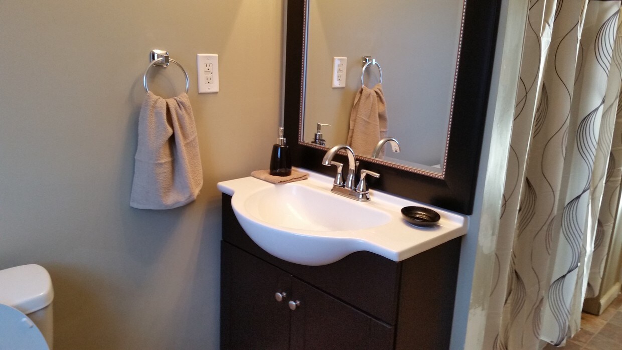 17 N E St, Hamilton, OH 45013 Townhome Rentals in Hamilton OH