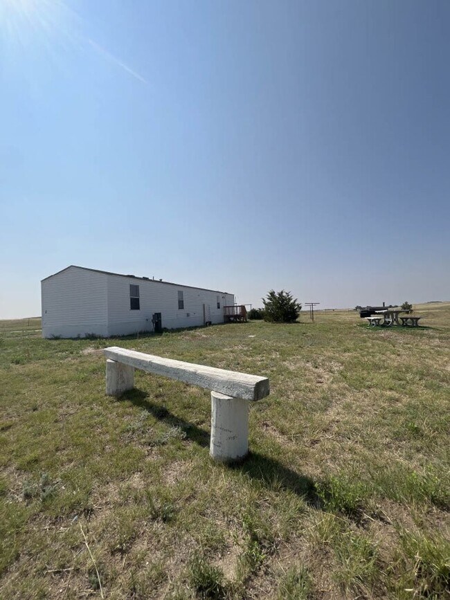 Building Photo - Charming 3 Bedroom, 1 Bath | House with HU...