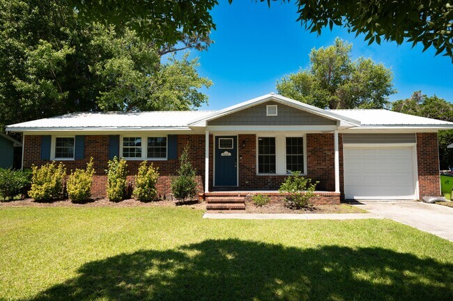 Foto del edificio - 218 Forestview Dr
