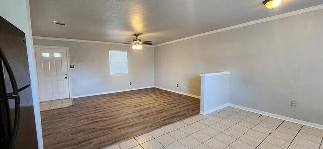 Foto del edificio - 207 Larkspur St